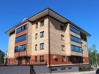 Малоэтажный дом. Кирпич лотос