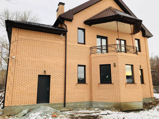 Малоэтажный дом. Кирпич лотос